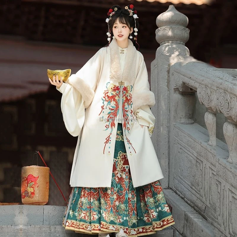 ชุดฮั่นฝูสไตล์จีนยุคหมิงปรับปรุงใหม่สำหรับฤดูหนาวปี 2025 แบบหนา แขนยาวทรงใหญ่ กระโปรงทรงม้า ชุดฮั่นฝูย้อนยุคสำหรับผู้หญิง