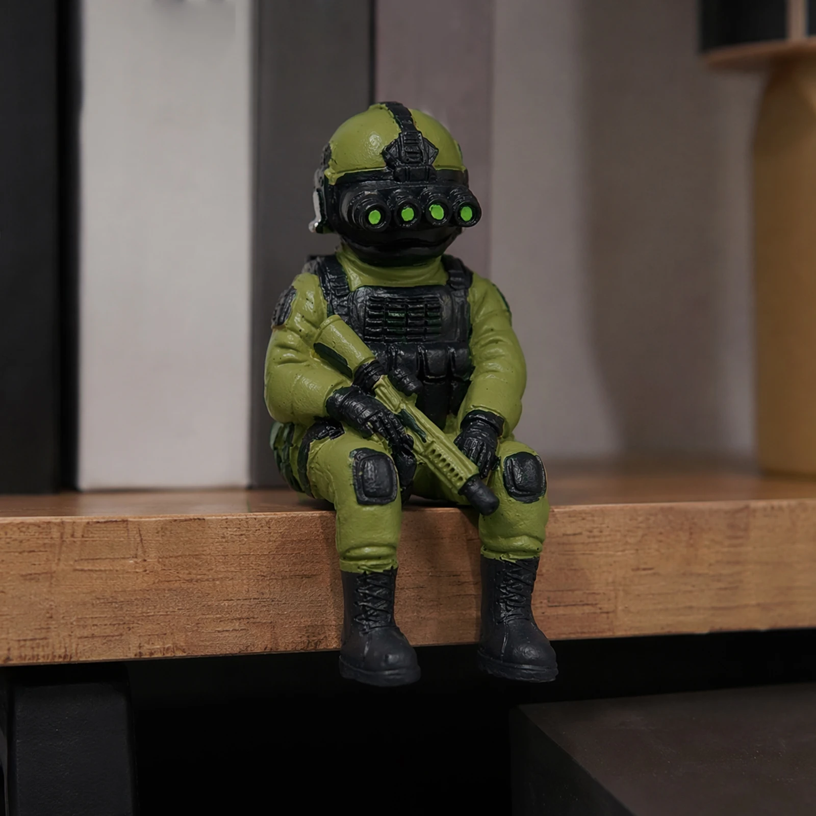 Small Resin Soldier Sculpture PVC Decorative Rifleman Ornament Mini Soldier Resin Figurine for Monitor/Computer Case/Bookshelf