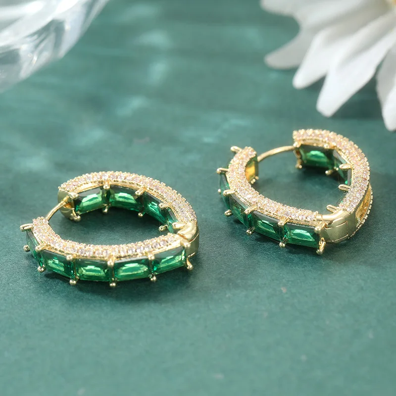 Luxuriöse Eingelegte Weiß-Grüne CZ Hängeohrringe für Damen Trendige Goldfarbene Geometrische Alltags- und Partyschmuck Jubiläumsgeschenk – Detail 4