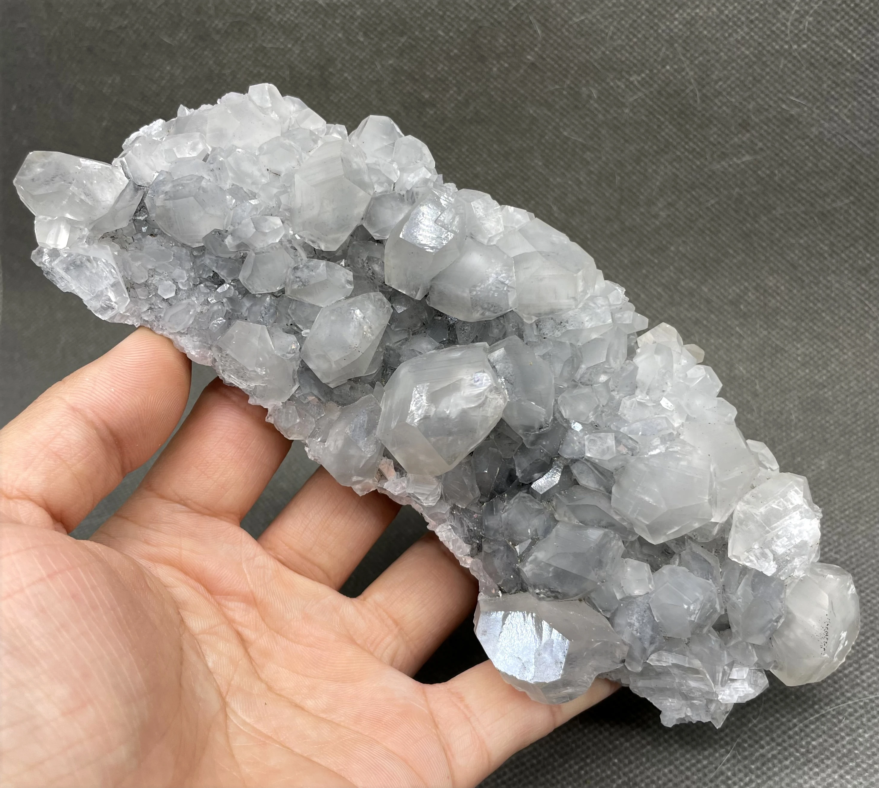 BEST! 614g Natural Fluorescent calcite and white crystal Symbiotic mineral specimen Stones and crystals