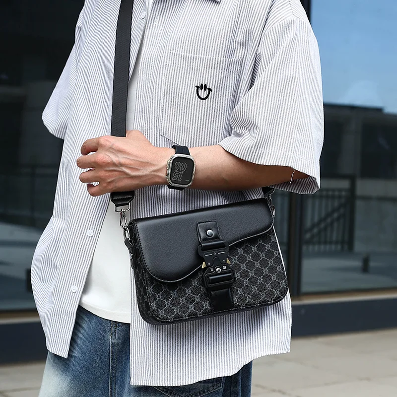 Fashion Flap Crossbody Bags Men Vintage Floral Print Leather Men's Crossbody Bag Square Shoulder Bag Male Saddle Sling Bag Purse