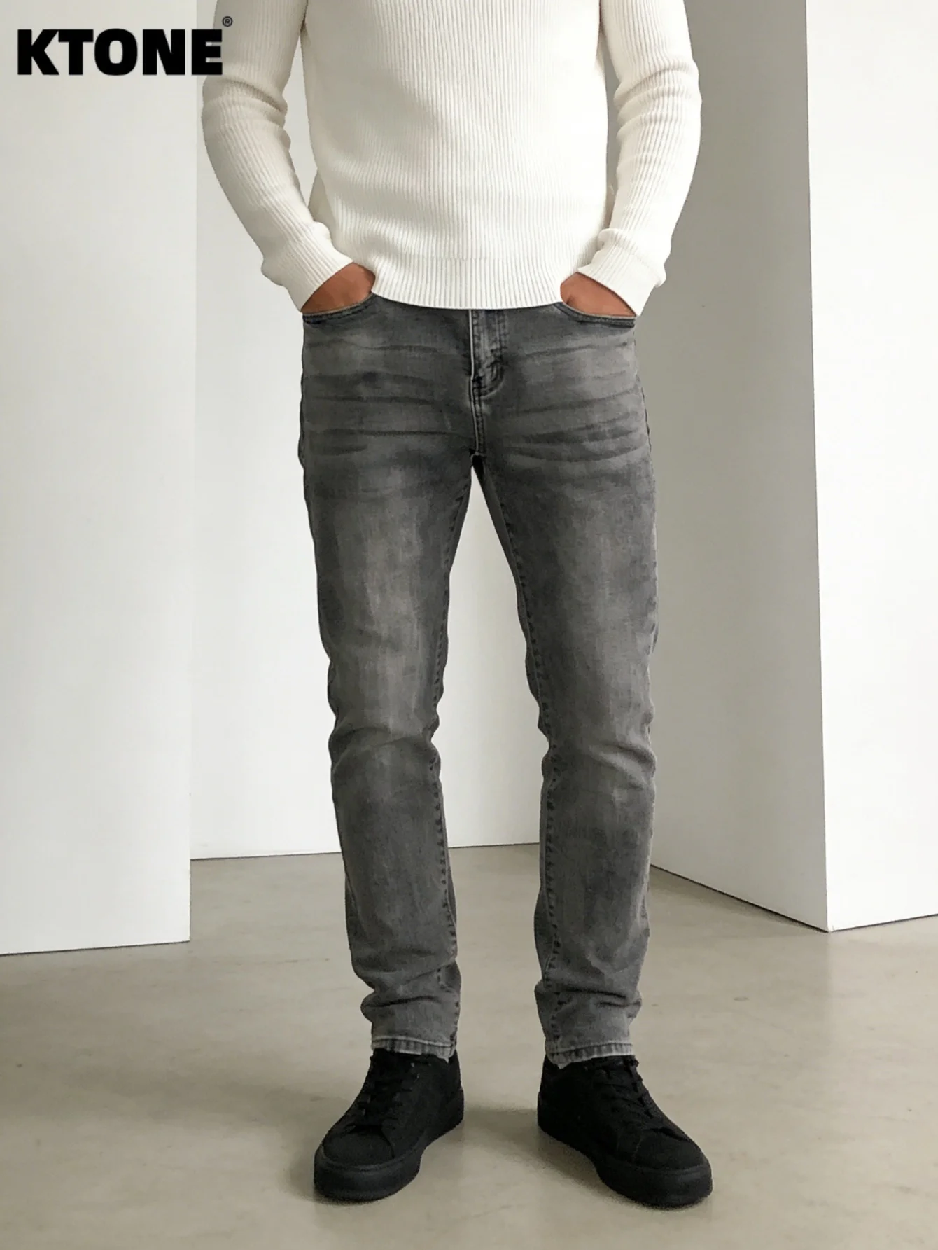 

Men's Light French Lazy Style Slim Fit Jeans for Summer Open-air coffee Lounging