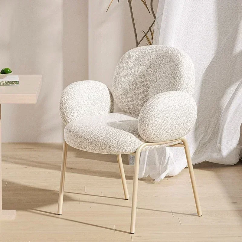 Fashionable Stool Makeup Chair European Elegant Luxury Chair Nordic Living Room Ultralight Sillas Para Sala De Estar Furniture