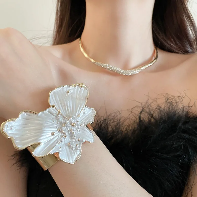 

Minar Personality White Enamel Irregular Flower Petal Wide Adjustable Bangles for Women Gold Plated Iron Alloy Cuff Bracelet