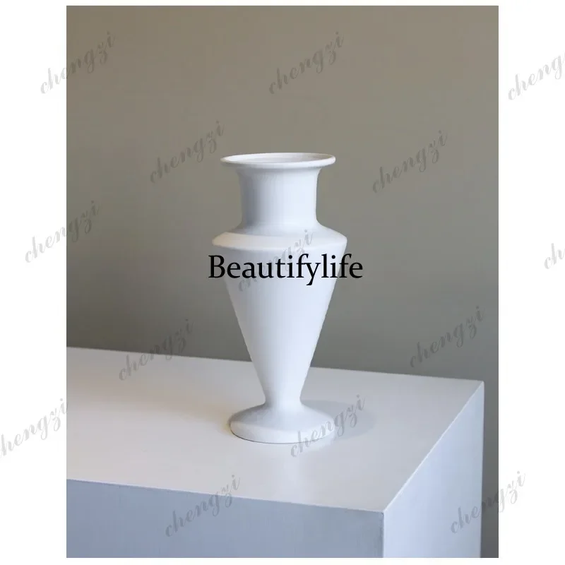 F181  Vintage-style ceramic vase, white living room desktop ornament, vintage floral arrangement with an artistic touch