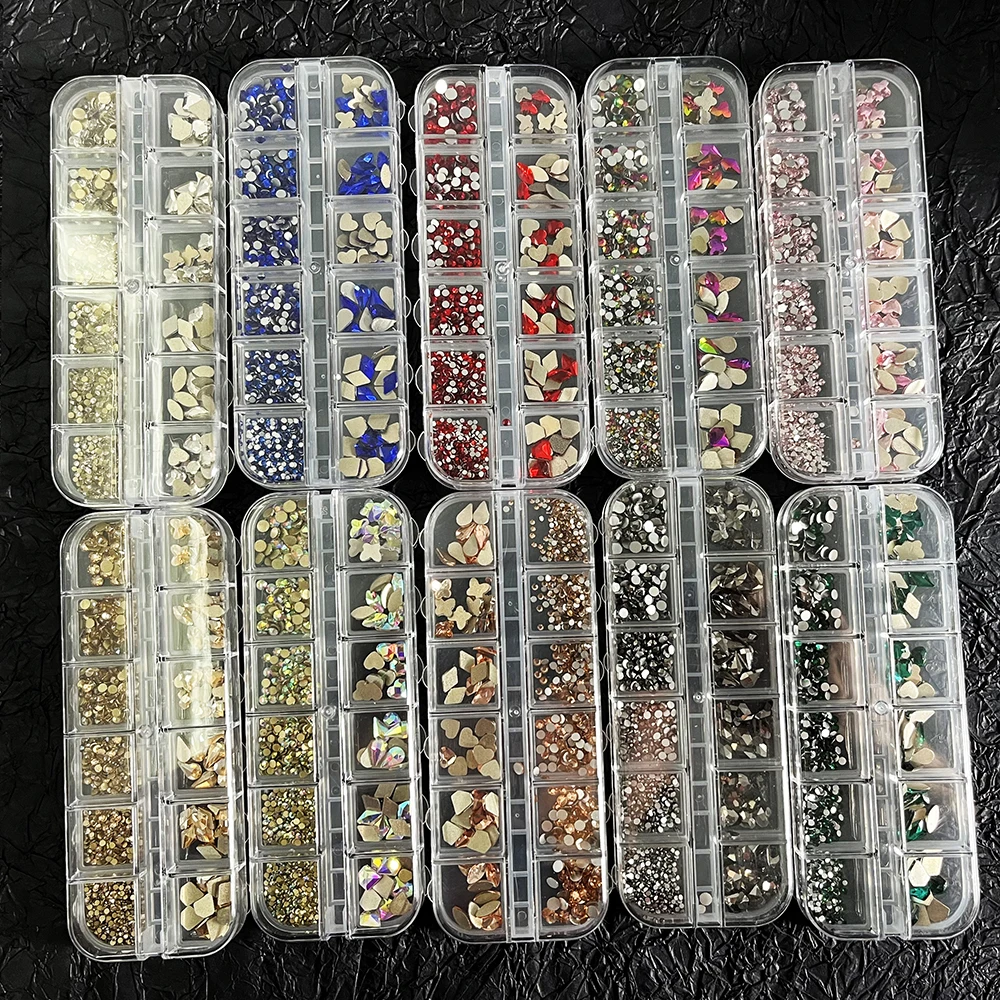 999 Stück AB-Kristall-Nagelkunst-Strasssteine in gemischter Form, 12 Gitter, glänzend, flache Rückseite, Diamant-Nageldekoration, nicht Hotfix, buntes Nagelglas