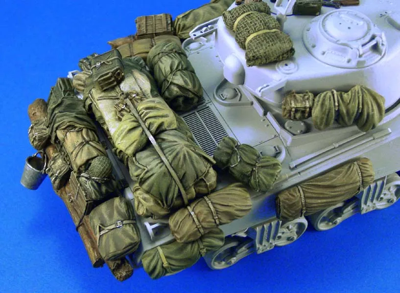 1:35 Scale Die-cast Resin Figure Model Assembly Kit US M4 Sherman Tank Resin Pile Unpainted