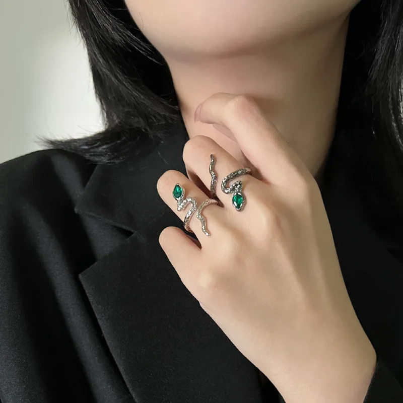 Fashion Retro Snake Ring for Women Bling Cubic Zirconia Trendy Finger Accessories Girls Rings Daily Wear Statement Jewelry