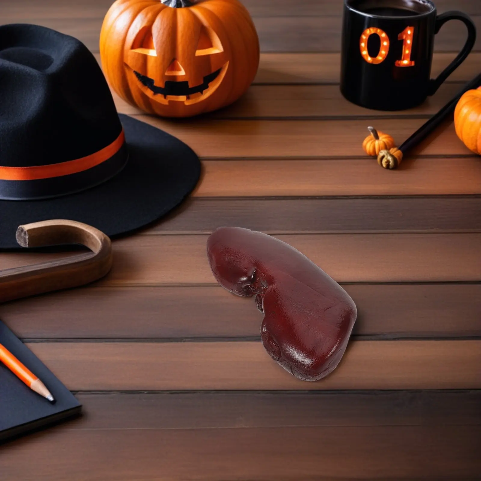 ハロウィーンのいたずらや、お化け屋敷の装飾、コスプレに使える、リアルな豚の腎臓の形をした食品。不気味ないたずらグッズ。