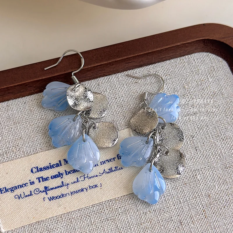 

Gradient Blue Petal Imitation Shell Fish Hook Earrings Premium Vacation Beach Style Lightweight Jewelry for Women Elegant Daily