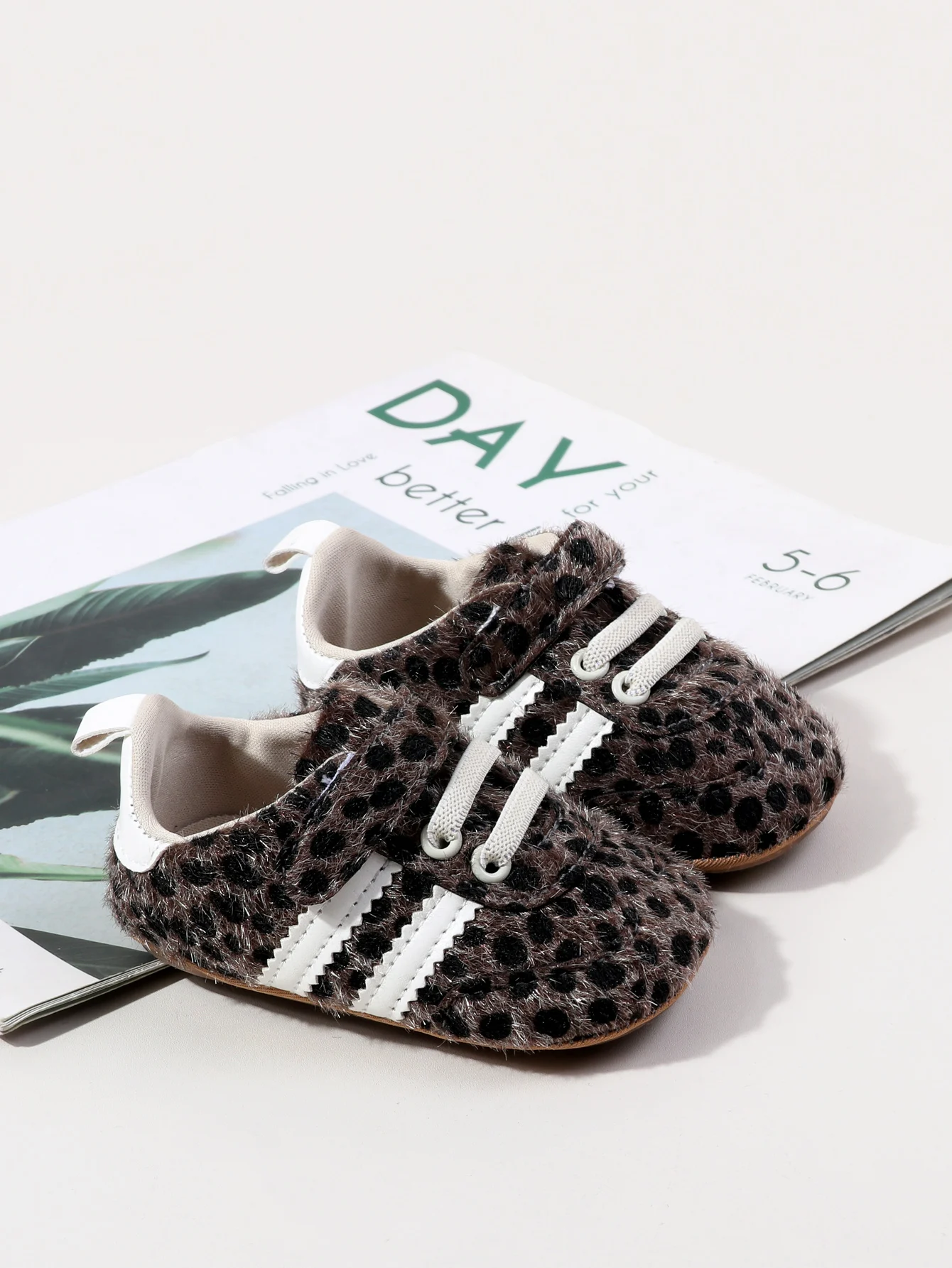 Modische Schuhe mit Leopardenmuster für Babys und Kleinkinder, erste Schritte im Innen- und Außenbereich, für 0-1 Jahre, weiche Sohle – Detail 4