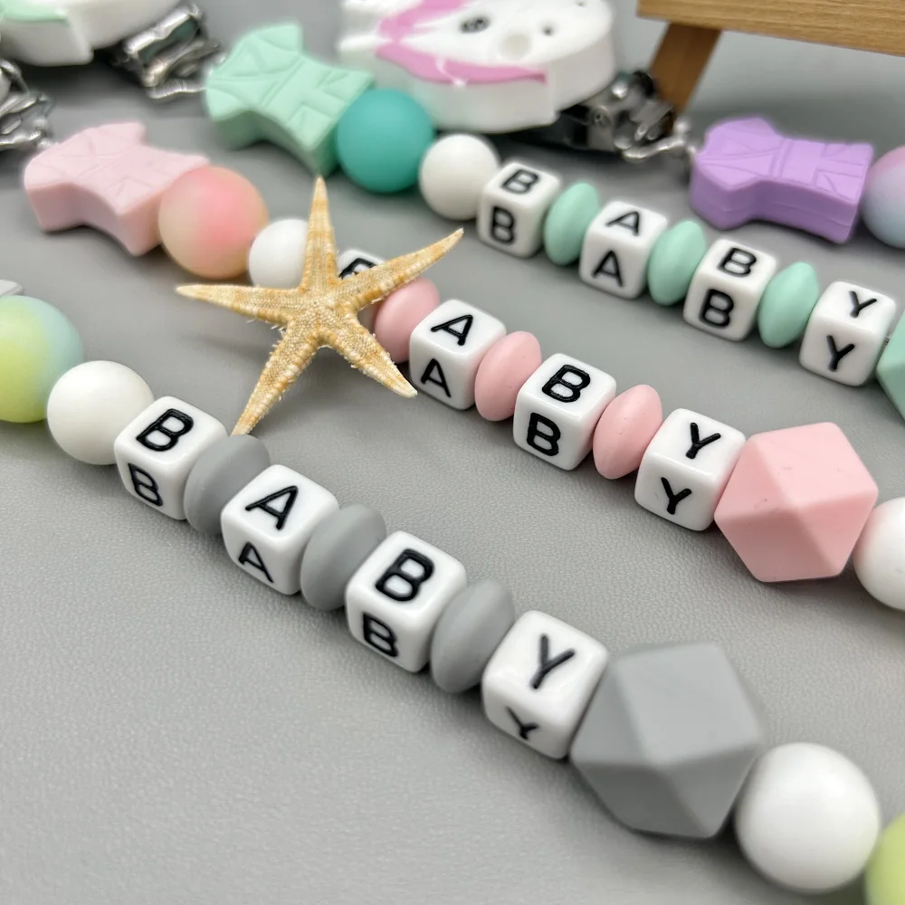 Kustom Silikon Alfabet Bayi Unicorn Manik-manik Bercahaya Silikon Liontin Klip Dot Pemegang Rantai Bayi Teether Kawaii Hadiah Mainan