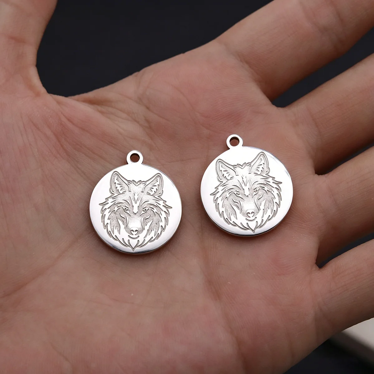 2pcs Animal Wolf Head Charms Stainless Steel  Silver Color Pendant DIY  Men Necklace Charm For Jewelry Making Craft Accessories