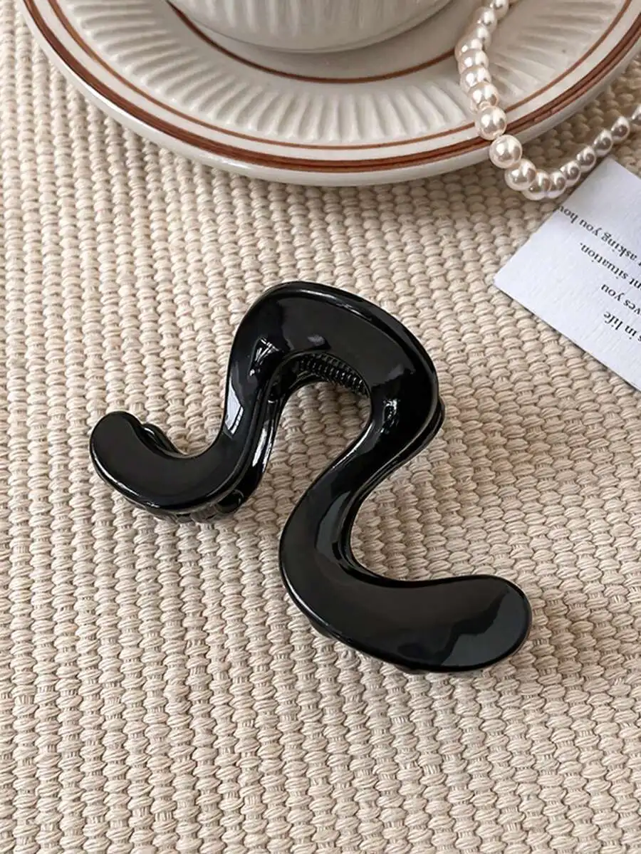 

Black S-Shaped Plastic Hair Claw Clip For Women Elegant Daily Casual Accessory