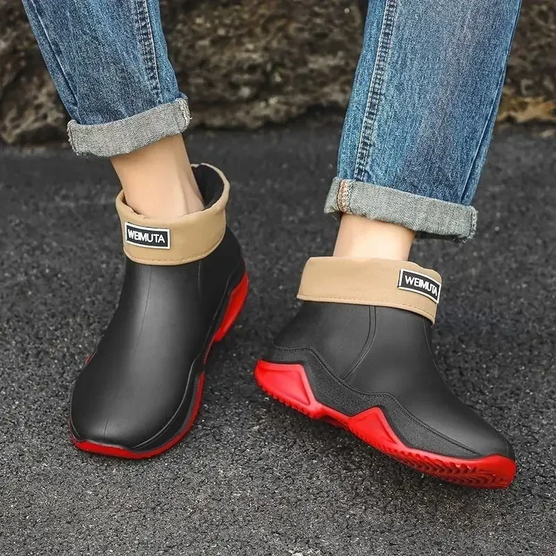 Black Waterproof and Non-slip Wear-resistant Male Shoes On Offer Teenagers Rainy Day Men's Rain Boots Garden Wide Toes Pvc Gum