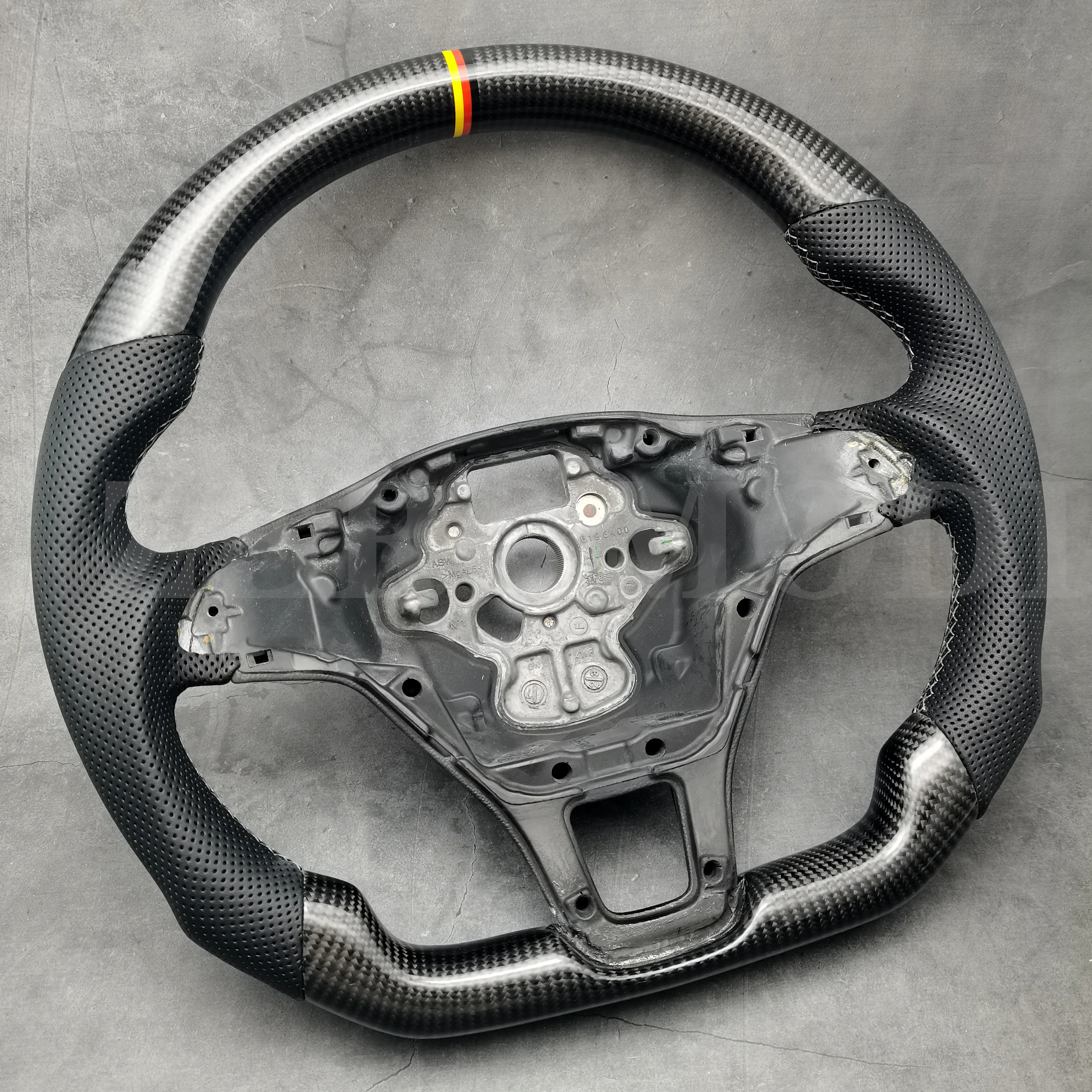 Carbon Fiber & Perforated Leather Steering Wheel For Volkswagen Ordinary Golf MK7 Skeleton