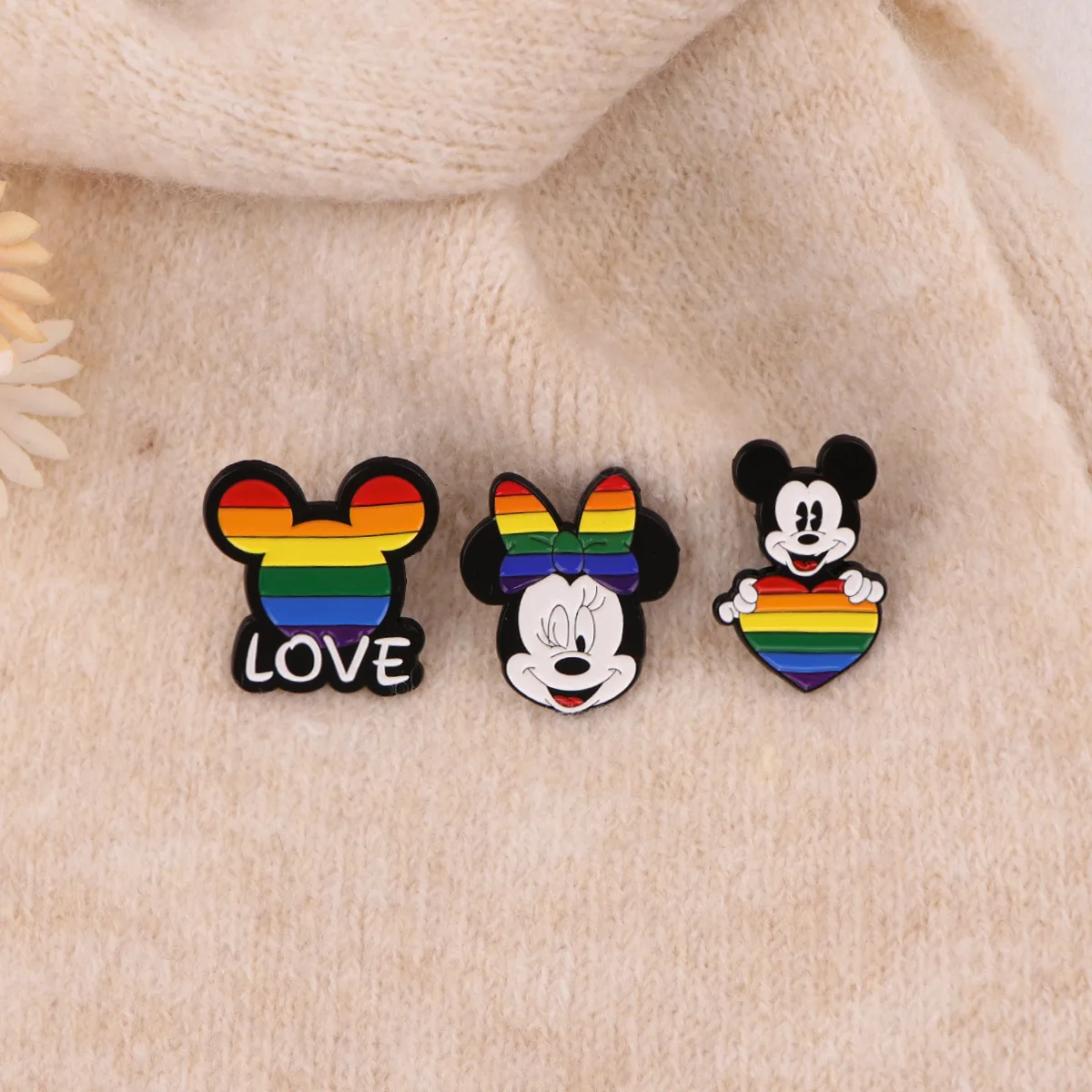 Disney Cartoon Rainbow Mickey and Minnie Mouse Head Brooch Enamel Pins for Backpack Bag Gifts for Lover