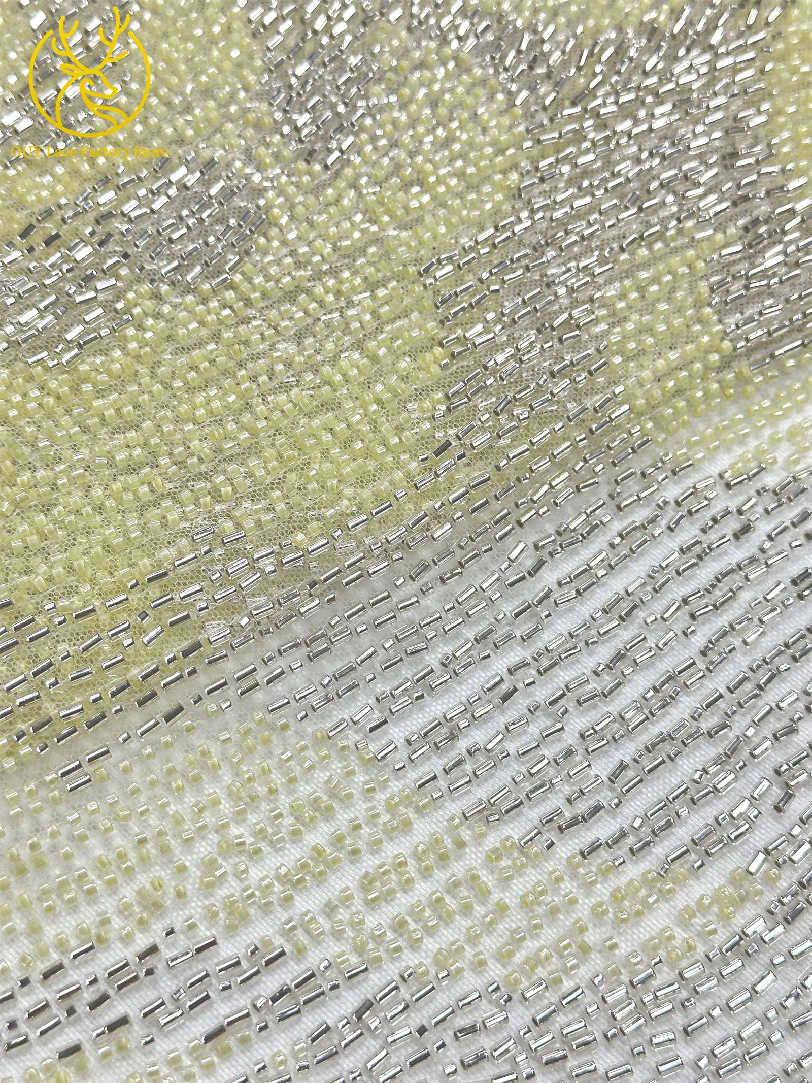 Hochwertiger Luxus-Spitzenstoff aus Dubai mit schweren Perlen, luxuriöser afrikanischer Tüll-Spitzenstoff mit Pailletten zum Nähen von Abendkleidern – Detail 19