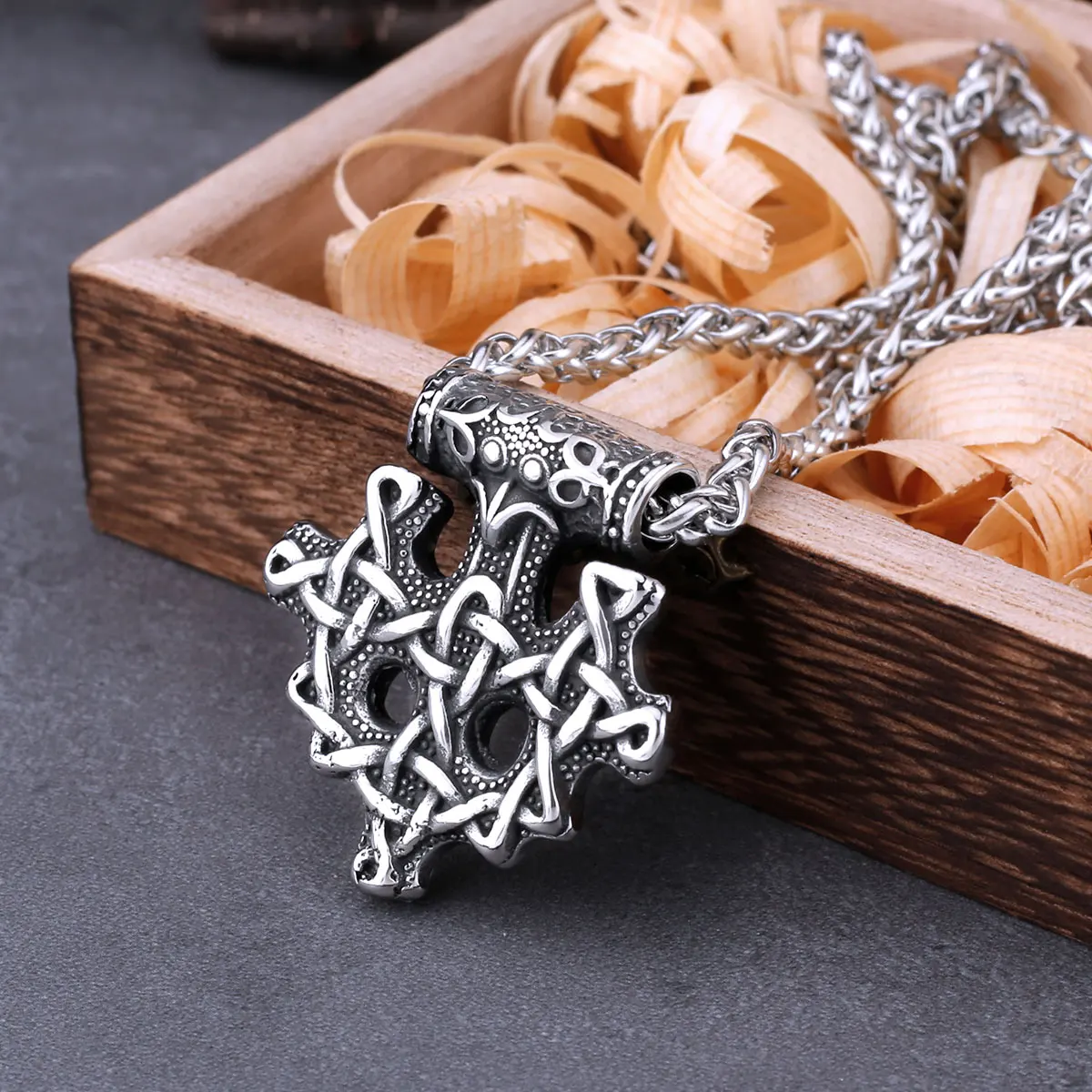 Stainless Steel Vikings Raven Celtic Knot Necklace Men's Vintage Odin Amulet Pendant Necklace Hip Hop Biker Jewelry As A Gift