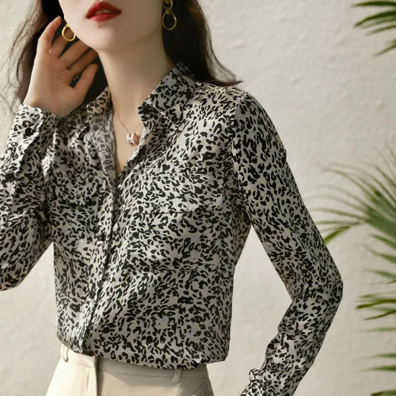 Casual Fashion Lapel Printed Button Pockets Leopard Shirt Women\'s Clothing 2022 Autumn New Korean Tops Loose Office Lady Blouse