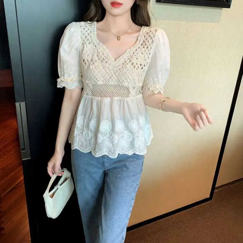 2023 Summer New France Style V-neck Women\'s Clothing Solid Color Round Neck Lace Patchwork Tops Women Fashion Hollow T-shirt