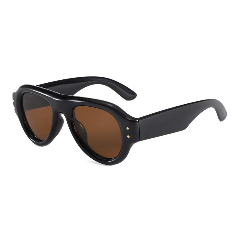 Oversized Pilot Sunglasses Women Fashion 2026 Luxury Big Frame Rivet Sunglasses Retro Classic Thick Legs Shades