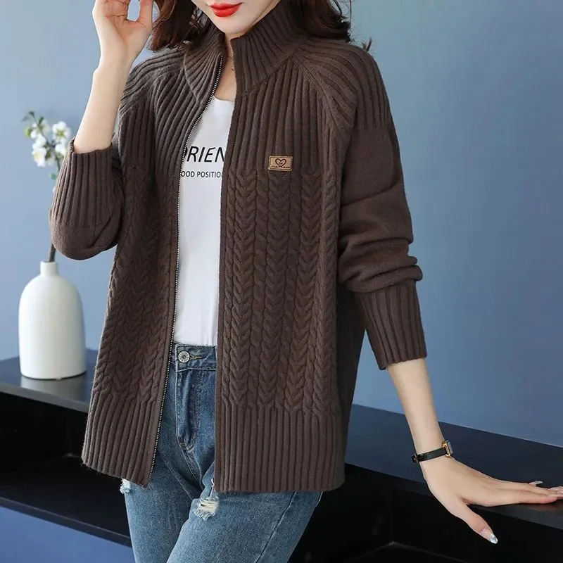 

High Quality Knitwear Zipper Jacket Ladies 2025Winter Autumn New Short Sweater Coat Women Middle-Aged Mother Female Cardigan Top