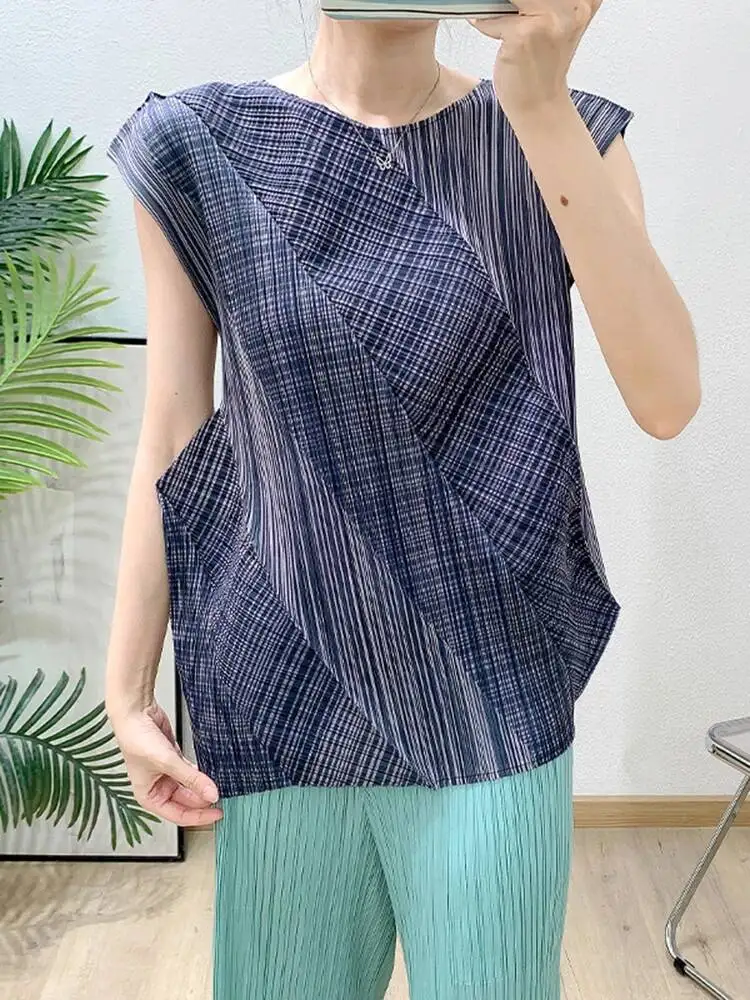

Summer High Quality Hand Embroidered Blue Pleated Women's T-shirts 2025 New Casual Versatile Printed Top Chic 2EUSF