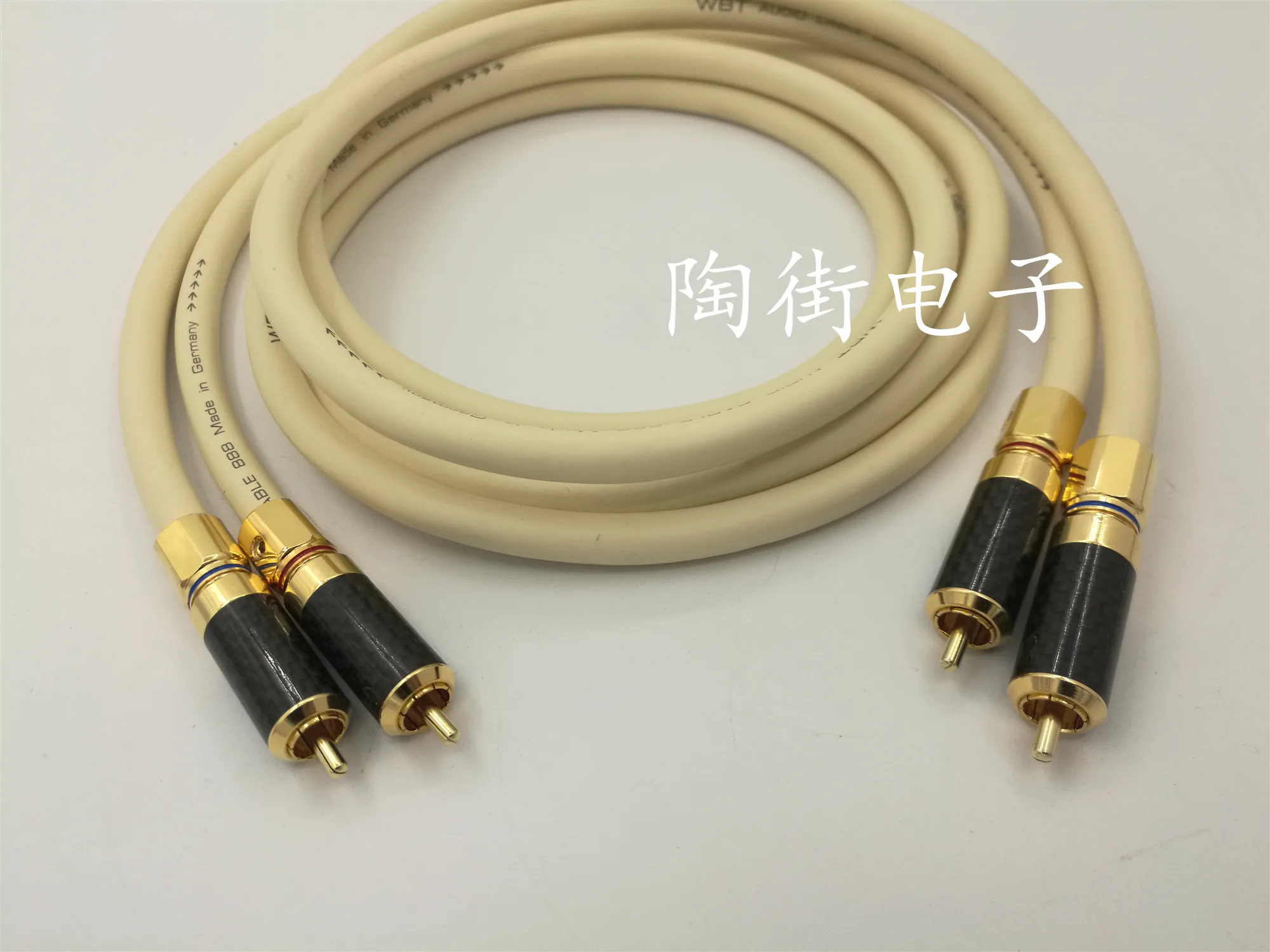 

-888 Signal Cable, Double Lotus Head Audio Cable, Fever Signal Cable, Audio Amplifier, Carbon Fiber Gold-plated Head