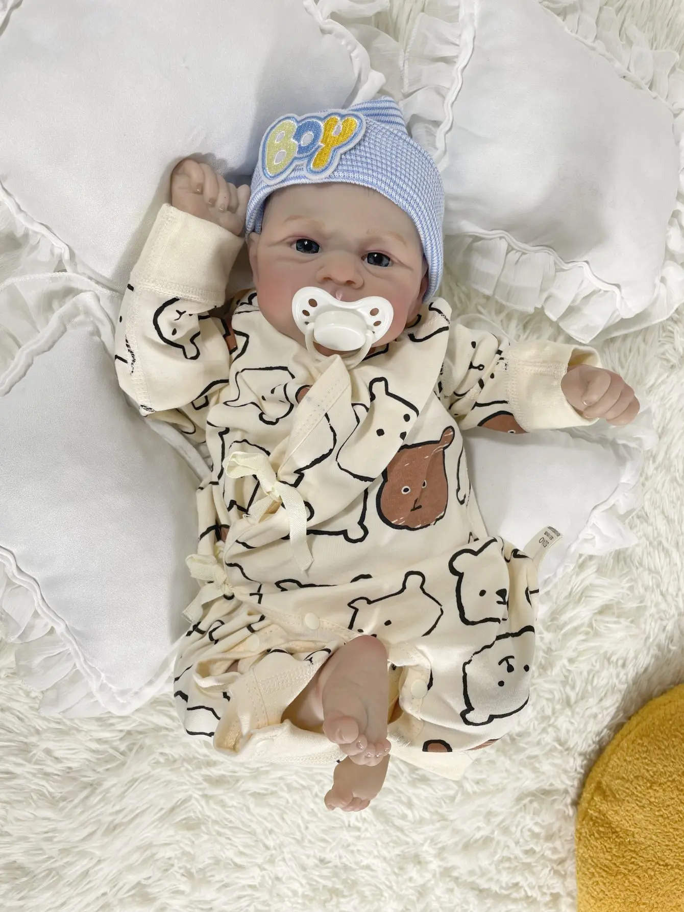 15-inch realistic Loulou Bebe reborn doll with painted 3D soft newborn series doll birthday gift cloth body (Gender Free) birthday