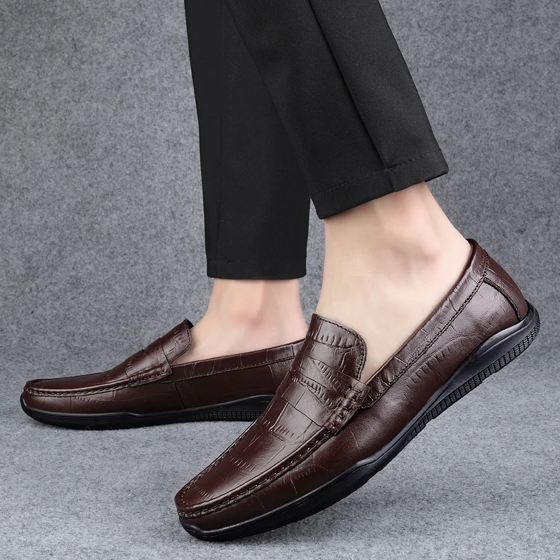 

Genuine leather men's casual and comfortable driving shoes High quality gentleman Black Brown Flats outdoors Comfortable stroll