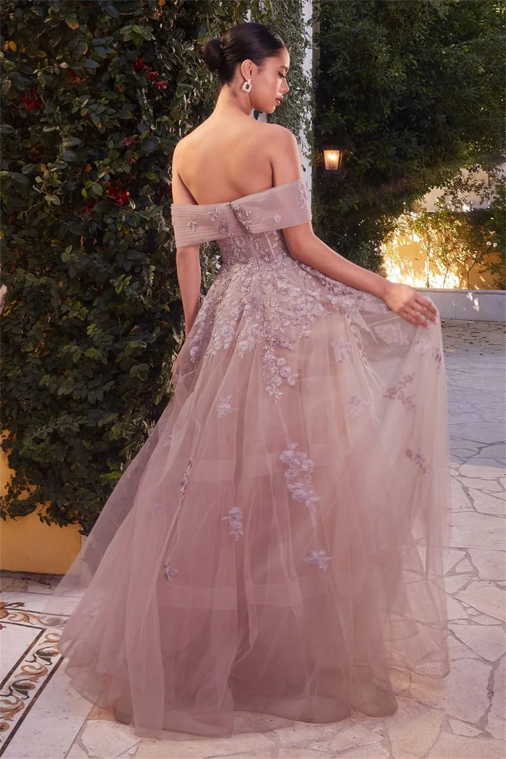 Tulle Off the Shoulder Sweetheart Prom Dresses Lace Appliques Sheer Corset Sleeveless Formal Evening Gown A-line Long Ball Gowns