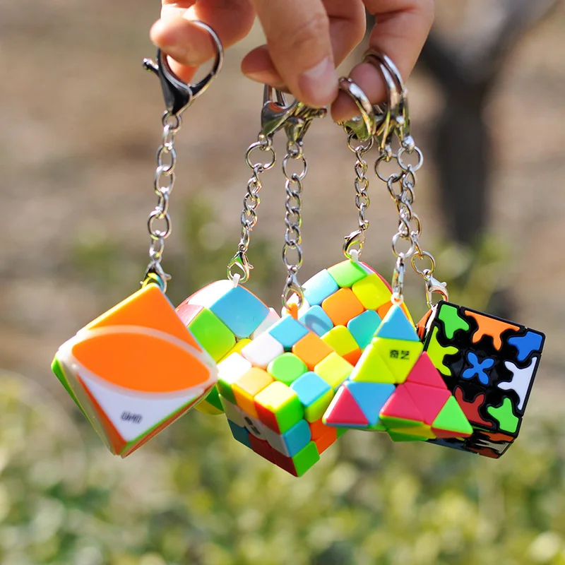 

Children Educational Toys Fun Cube Mini Third-order Cube Toy Keychain Pendant Little Buns Pyramid Gear Maple Leaf Molding Cube