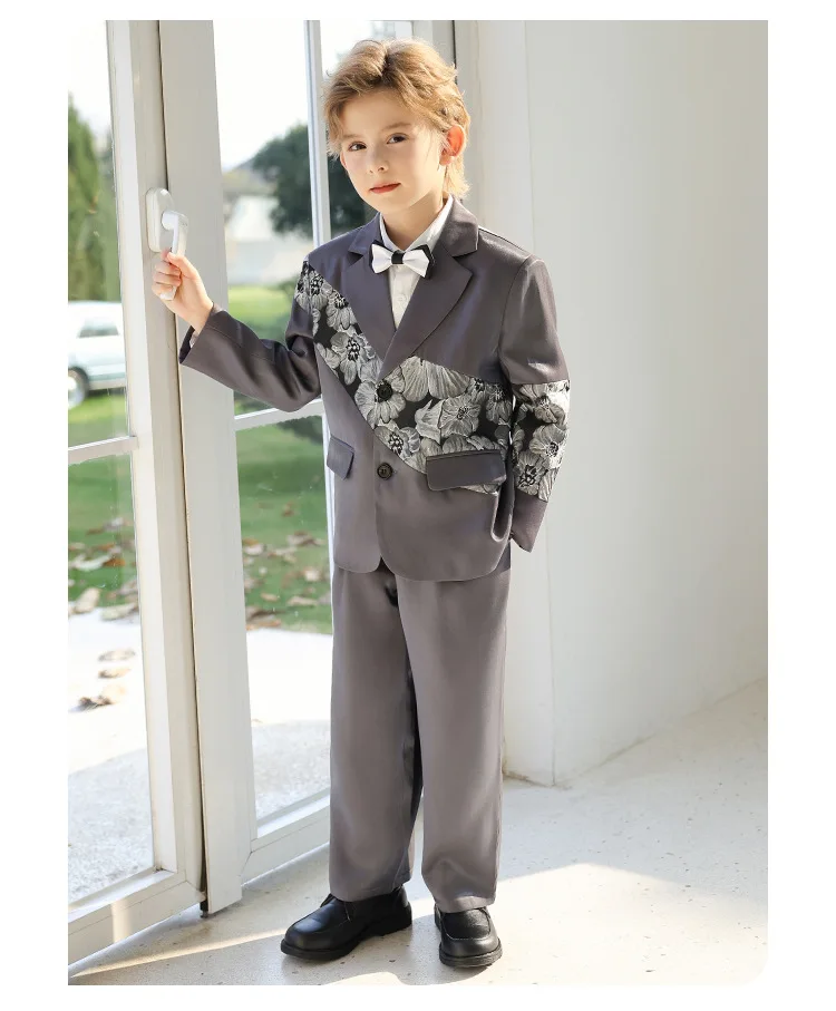 Roter Jacquard-Anzug für Jungen im chinesischen Stil, formeller Smoking für Kinder für Gastgeberauftritte, Klavierauftritte, Modenschauen, Hochzeiten und Partys – Detail 11