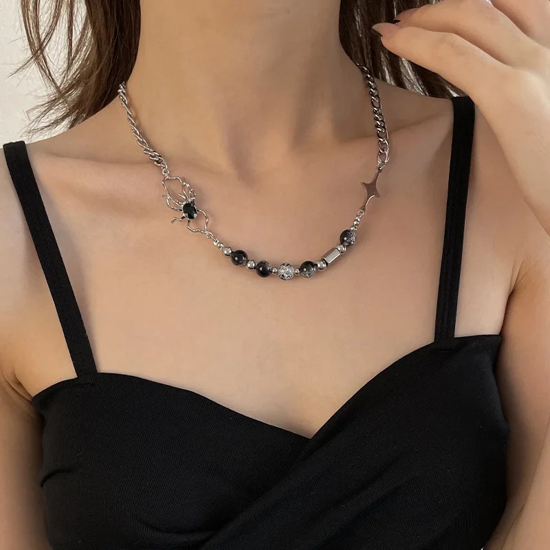 Spider Pendant Necklace Cracked Glass Beads Cool Edgy Unisex Hip Hop Cuban Alloy Chain Choker Premium Street Jewelry