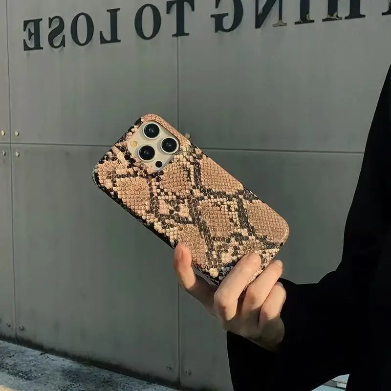 

Creative Advanced Snake Skin Pattern Leather Shockproof Protective Phone Cover Case for iPhone 16 15 14 Pro Max 13