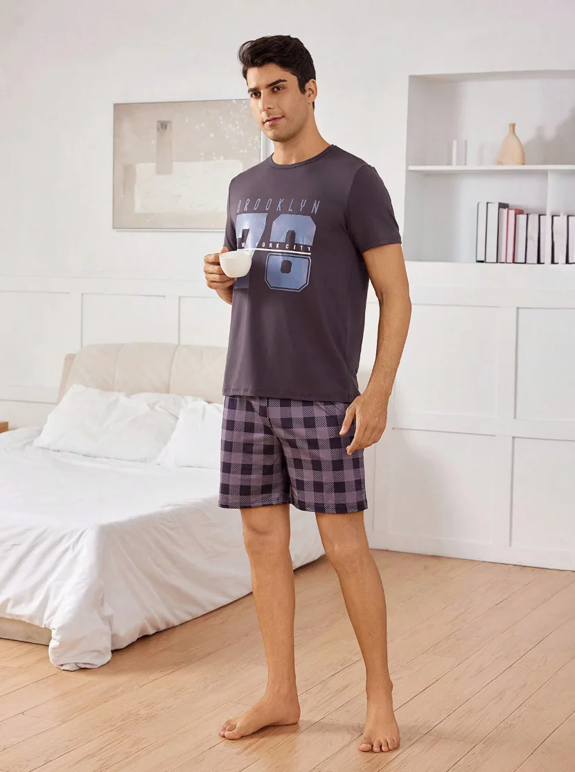 

Мужской пижамный комплект с круглым вырезом, топом с короткими рукавами и короткими штанами, удобный и повседневный.
