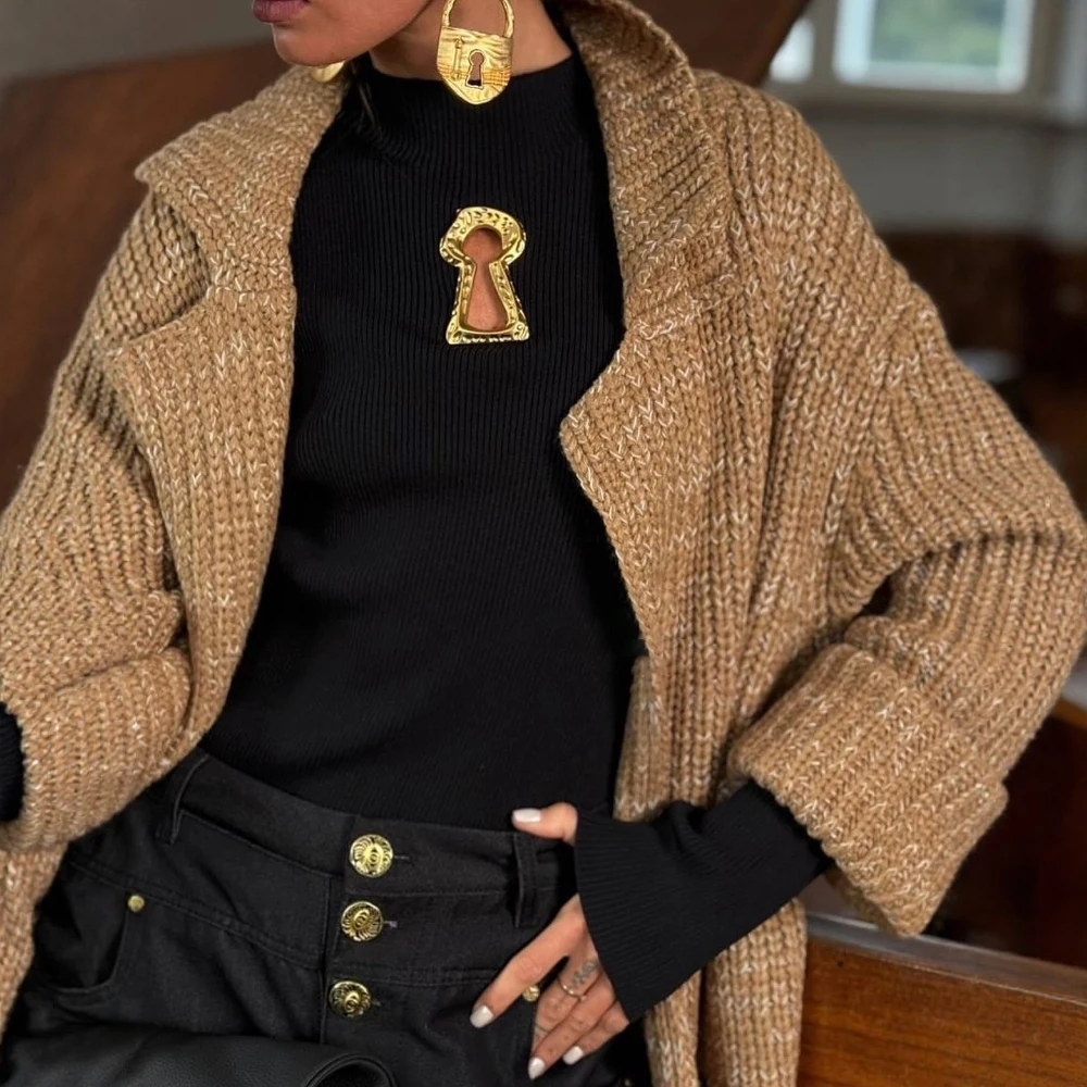 TWOTWINSTYLE الصلبة تقسم الجوف خارج تي شيرت الإناث س الرقبة طويلة الأكمام التخسيس عادية كسول المرأة تي شيرت الخريف موضة جديدة