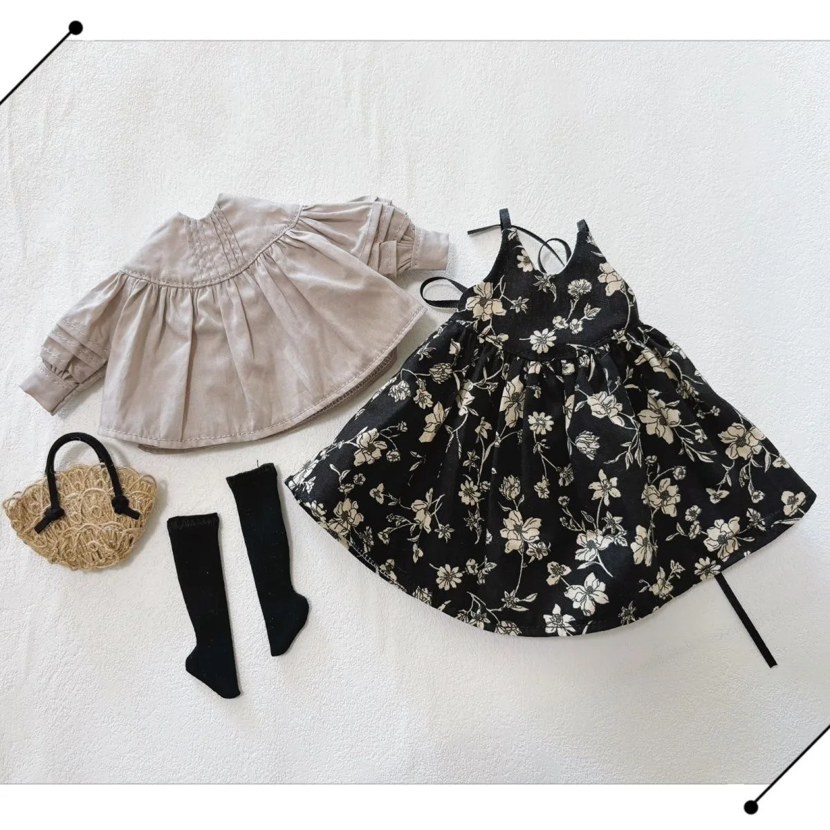 

BJD doll clothes suitable for 1/6 ob22 ob24 size Cute suspender skirt clothing set doll accessories (4 points)