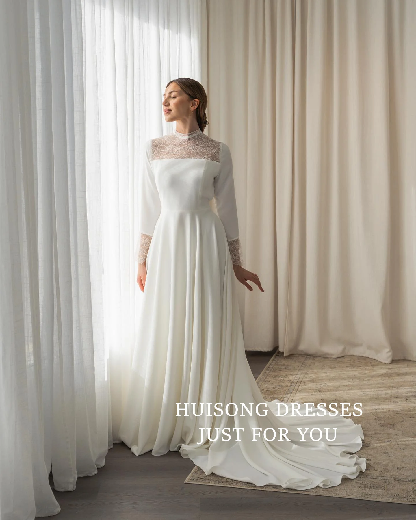 HUISONG Customized Lace Appliques Muslim Wedding Dresses High-Neck Long Sleeves Satin Bride Gown A-Line Modest Long Wedding Gown