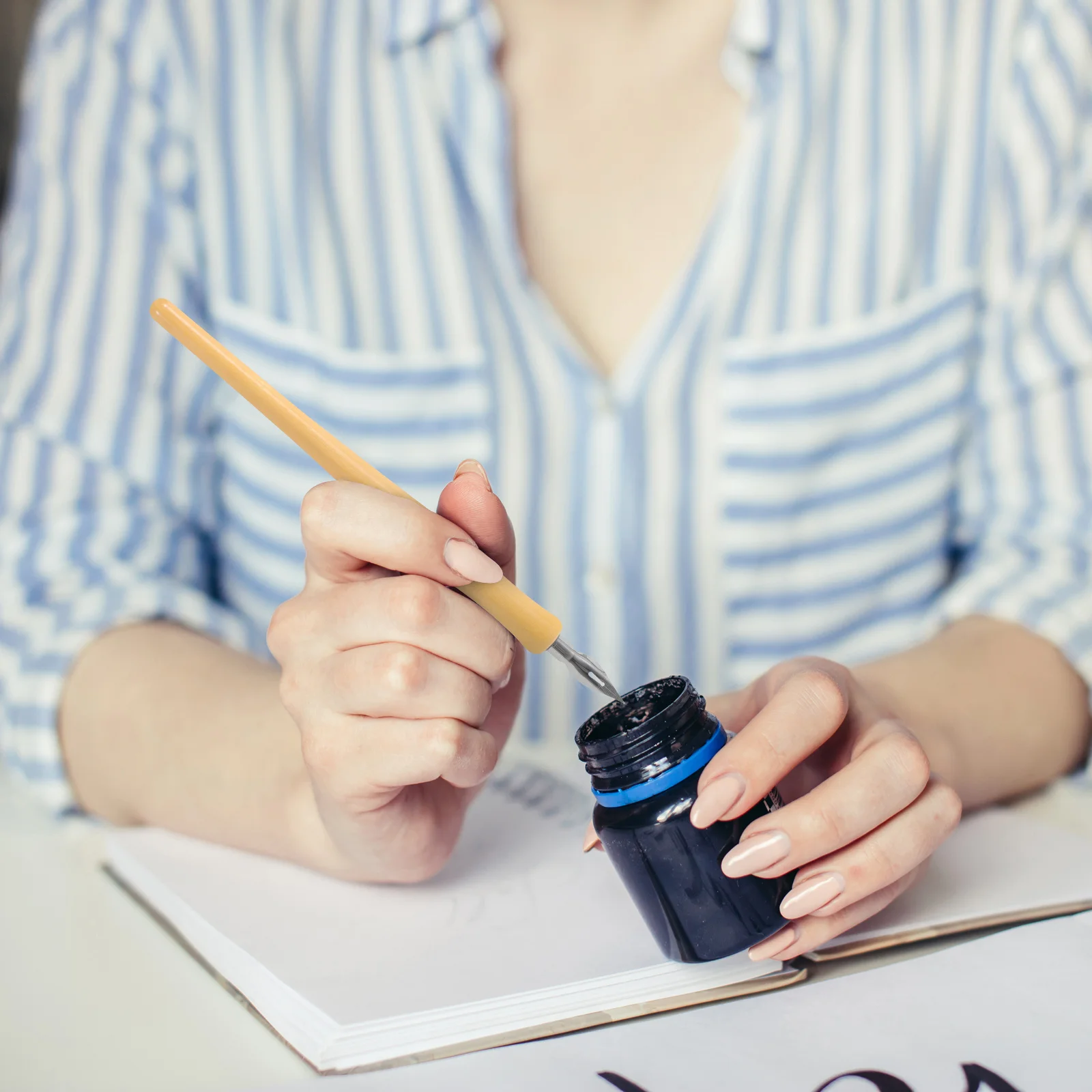 

1 set 1 Set Wooden Shaft Dip Pen Gothic Nib For Calligraphy Drawing Writing Sketching Vintage Signature Art Craft Tool