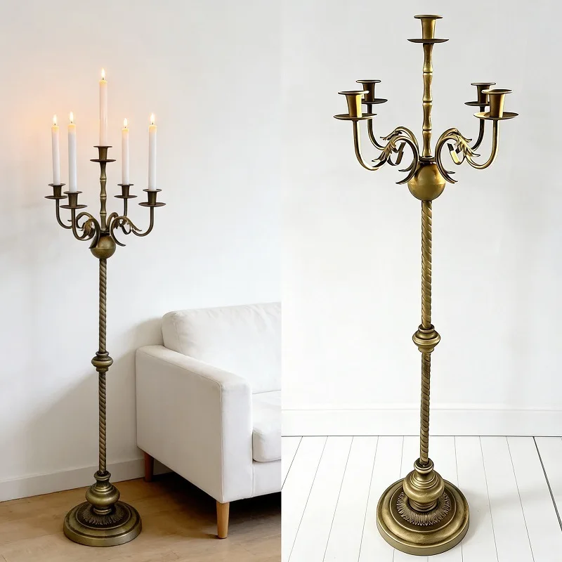 Amerikanischer Retro-Kerzenständer aus Bronzefarbenem Schmiedeeisen mit Hohem Fuß für Hochzeiten und Bankette