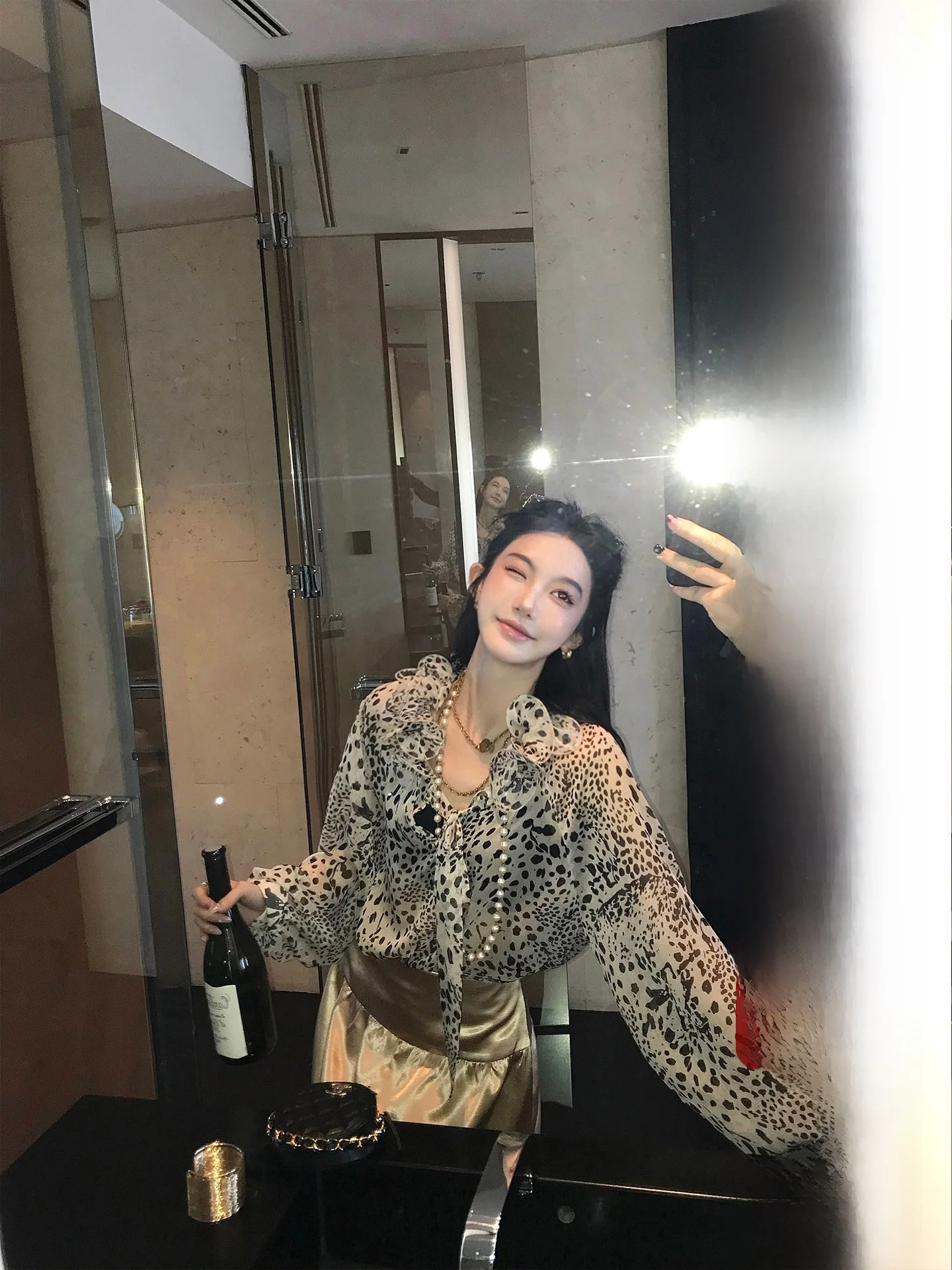 

Ele Leopard Print Chiffon irt with Sa Bot Luxury Feel Women's Loose Fit Long Sve irt