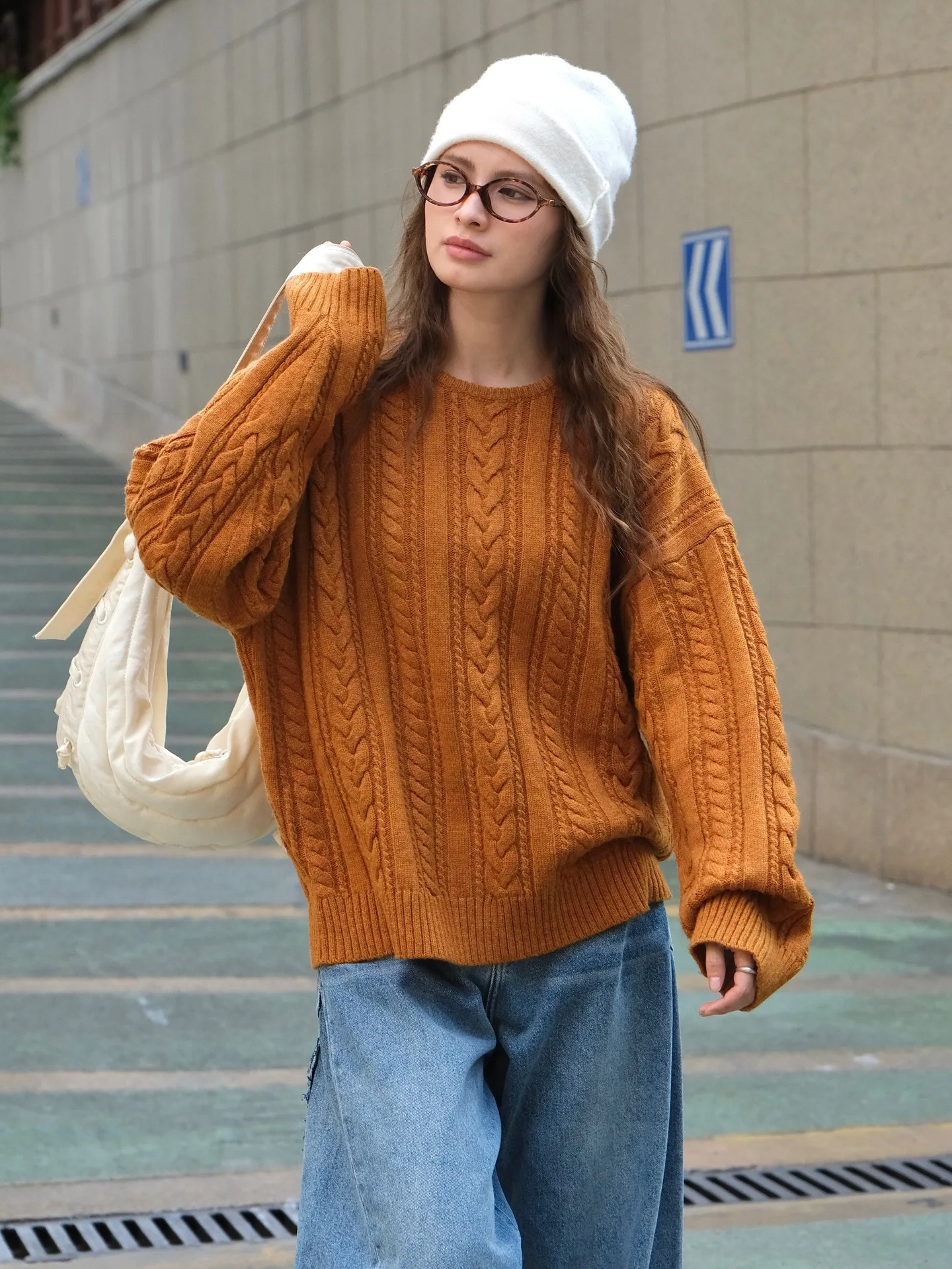 Spring and Autumn Women\'s Casual Solid Color Round Neck Long Sleeve Loose Sweater