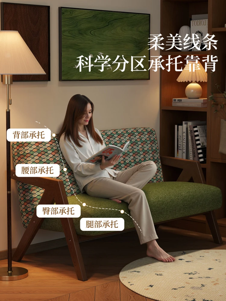 Middeleeuwse stijl klein appartement woonkamer appartement stof kleine bank hotel homestay kleine ruimte