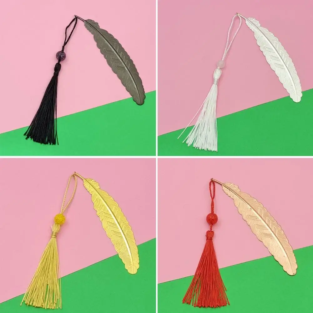 ที่คั่นหนังสือของขวัญเพื่อนหรูหราสไตล์จีนที่คั่นหนังสือขนนกโลหะพร้อมพู่ตกแต่งที่คั่นหนังสือสำหรับนักเรียนที่ไม่ซ้ำใคร