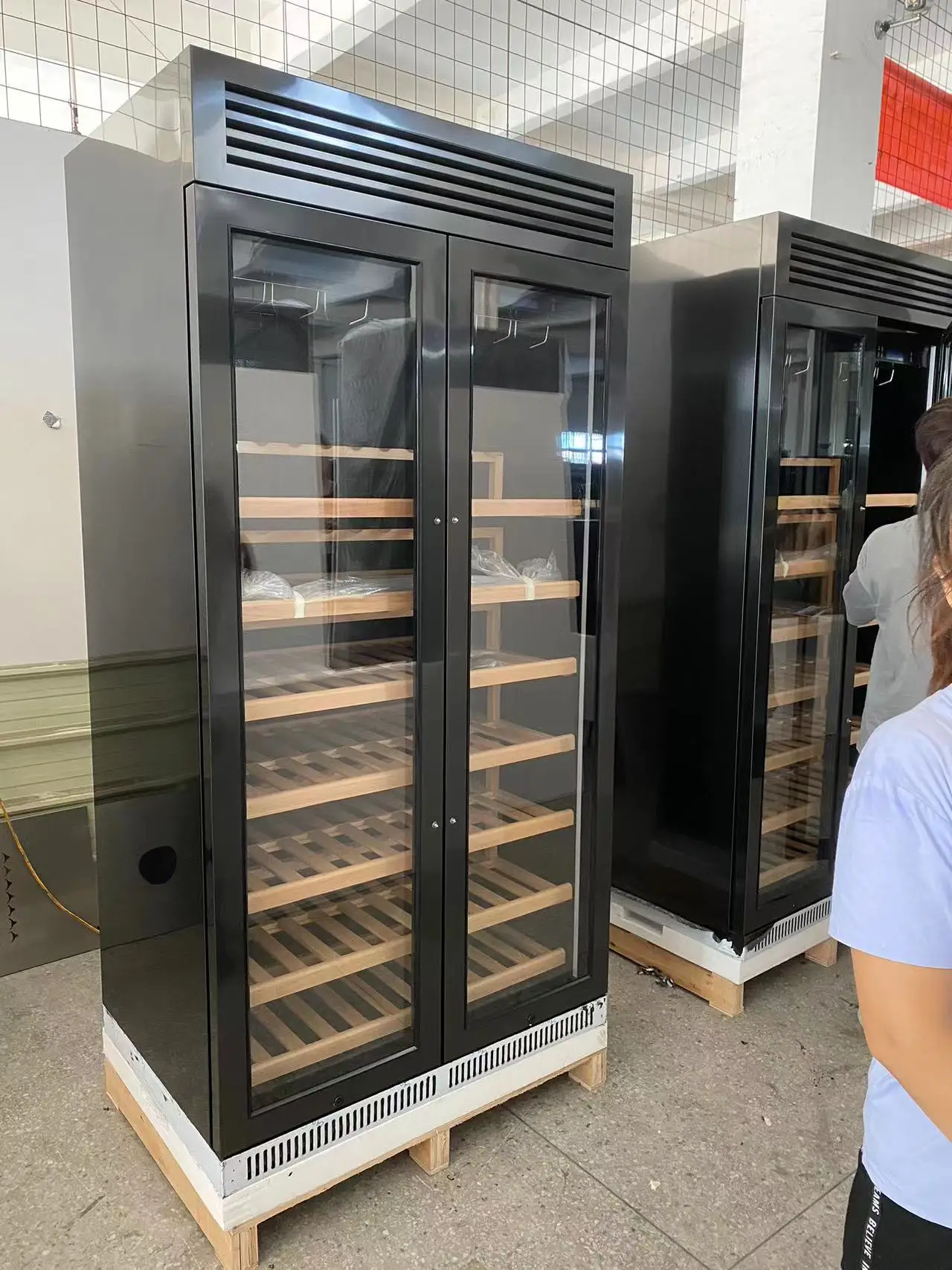 320 Bottles Wine Cellar Cooler Stainless Steel Cabinet Refrigerator for Home Bar Club Private Collection Storage System