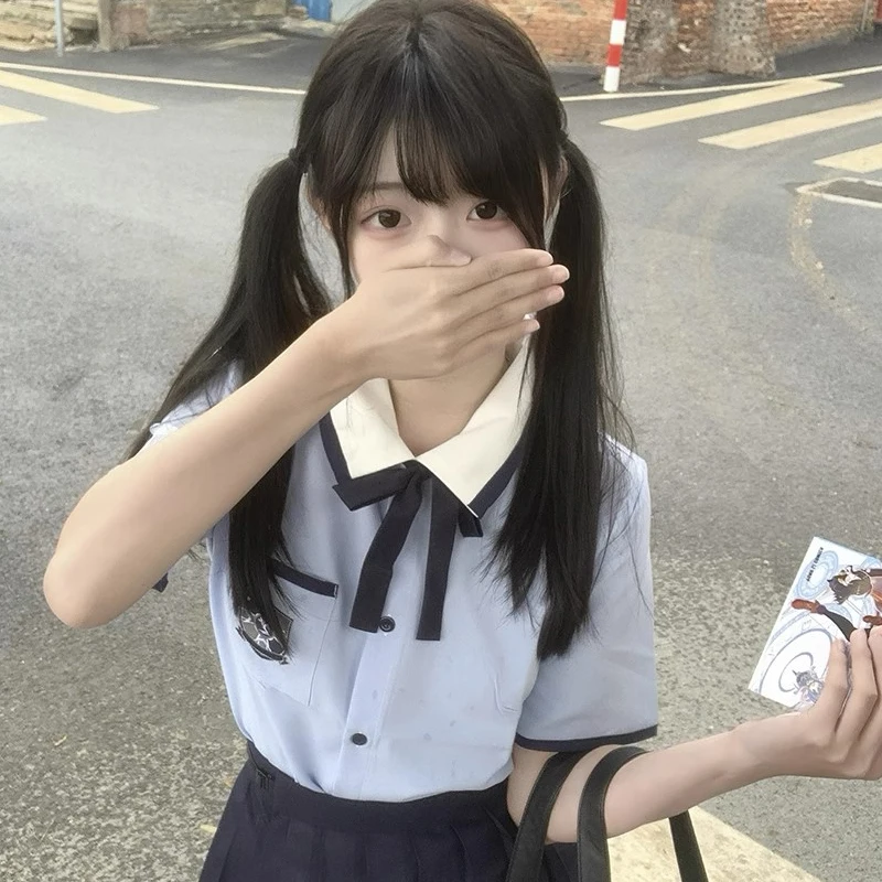 Uniforme scolastica estiva di Taiwan Uniforme da scuola superiore a maniche corte da donna Studente coreano Camicia da marinaio blu per studentessa giapponese Gyaru