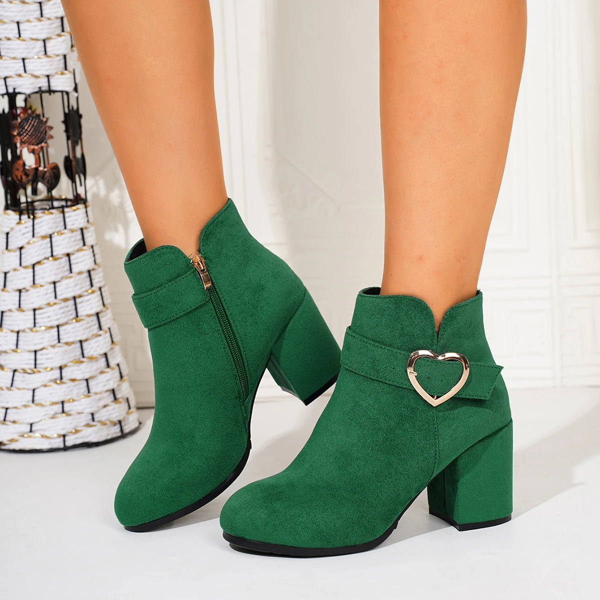 2026 Herbst/Winter Neue Damen-Stiefeletten mit Plateau, seitlichem Reißverschluss, hohen Absätzen, kurze Stiefel, bequeme Designerschuhe für Frauen – Detail 5