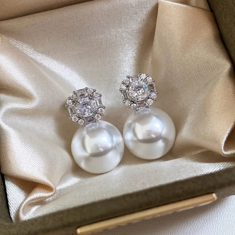 Huitan Graceful Imitation Pearl Drop Earrings for Engagement Temperament Trendy Women Accessories Stylish Dainty Wedding Jewelry